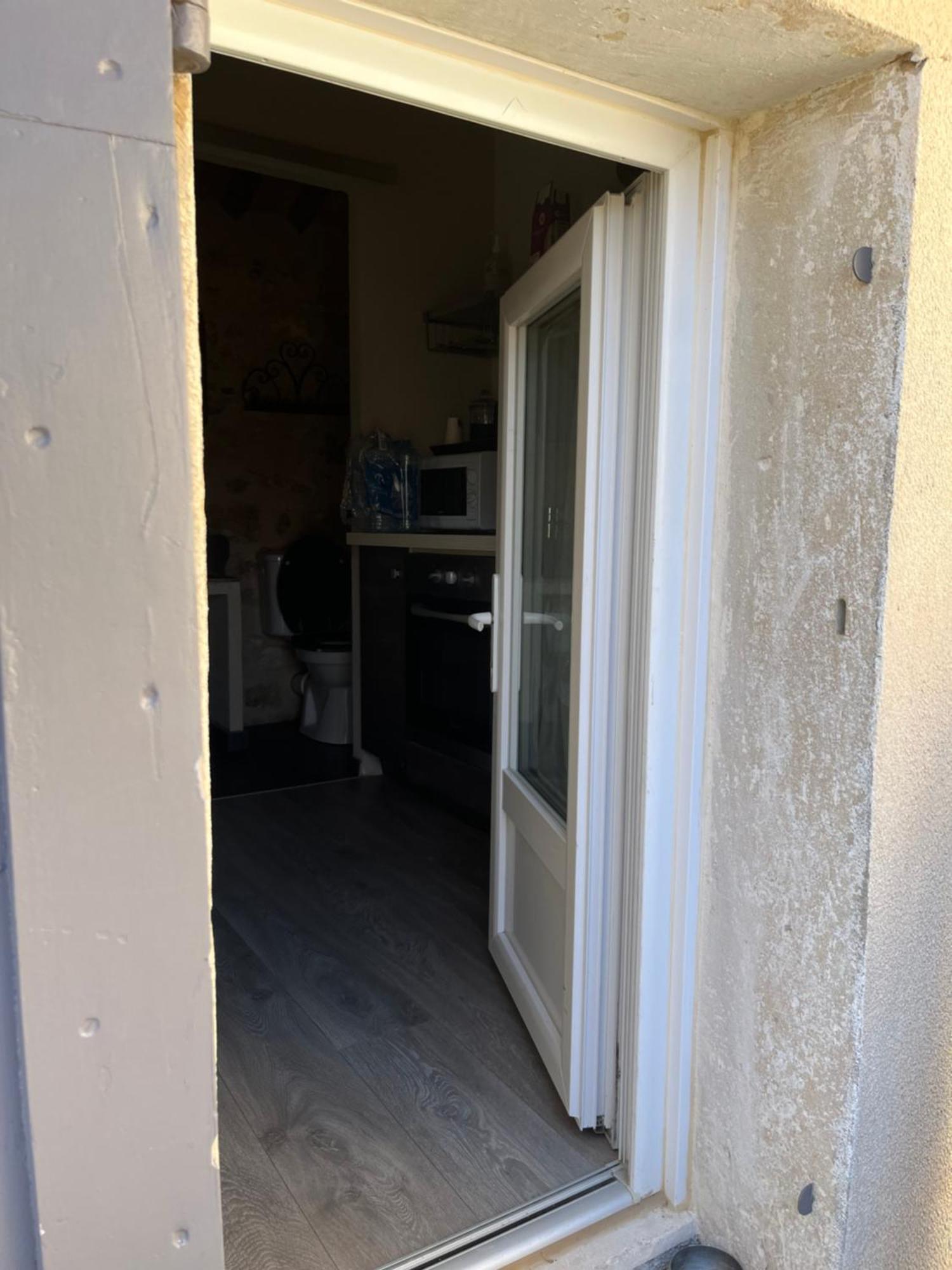Petit Studio Le Pigeonnier A 5 Mn De Lourmarin Puyvert Eksteriør bilde